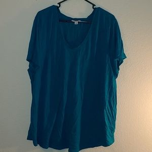 V-neck t-shirt